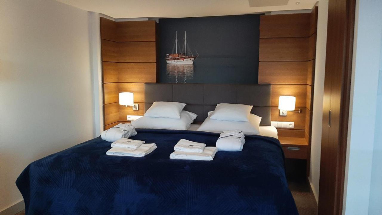 Hotel Skal Medi Spa & Resort 尤斯托尼莫斯基 外观 照片