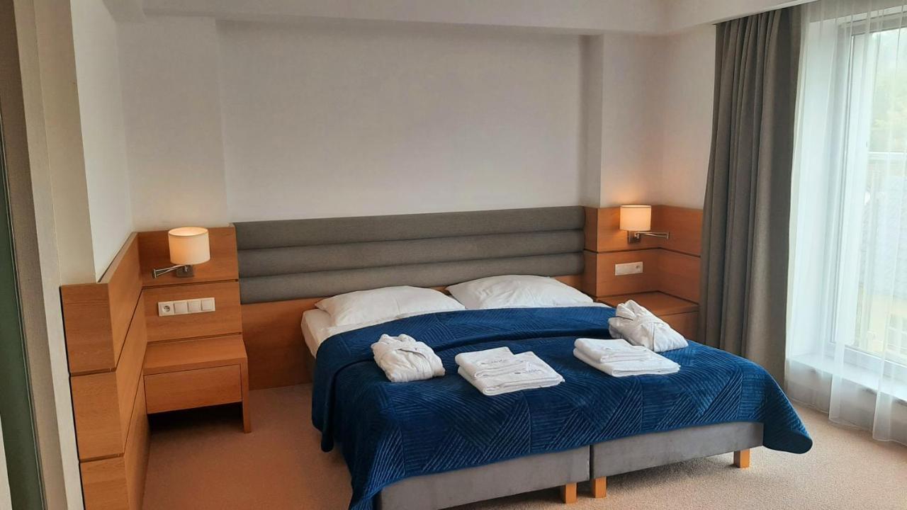 Hotel Skal Medi Spa & Resort 尤斯托尼莫斯基 外观 照片