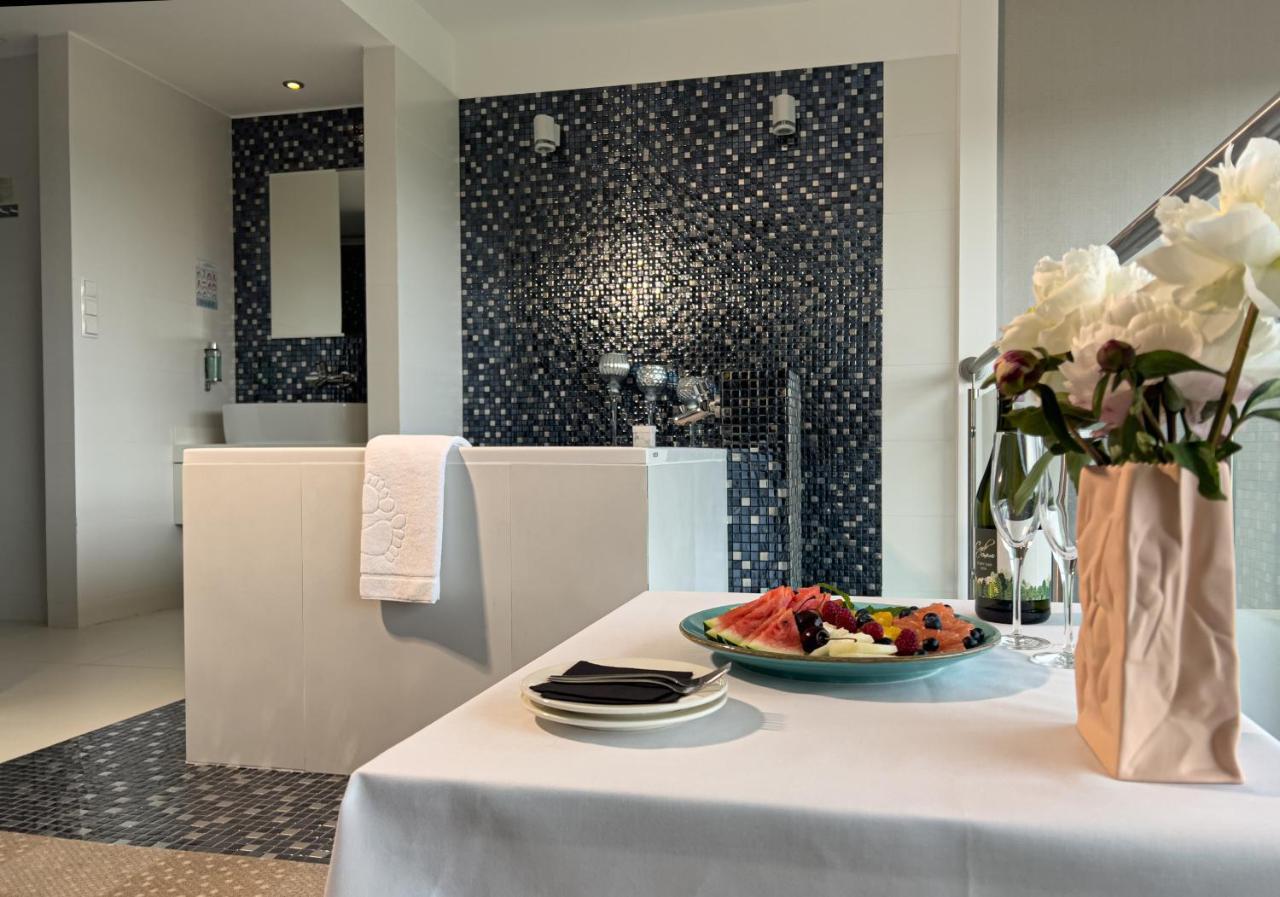 Hotel Skal Medi Spa & Resort 尤斯托尼莫斯基 外观 照片