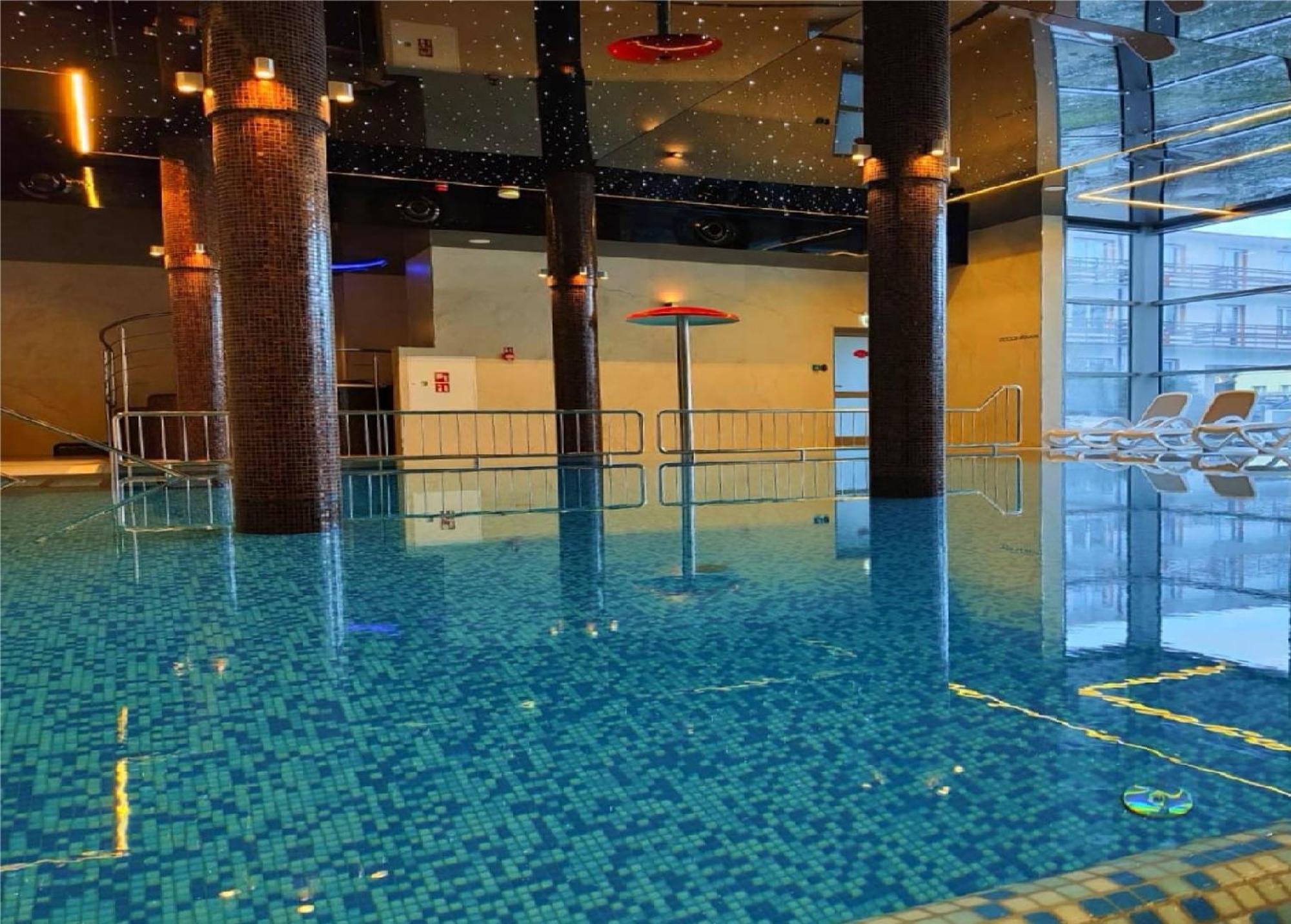 Hotel Skal Medi Spa & Resort 尤斯托尼莫斯基 外观 照片