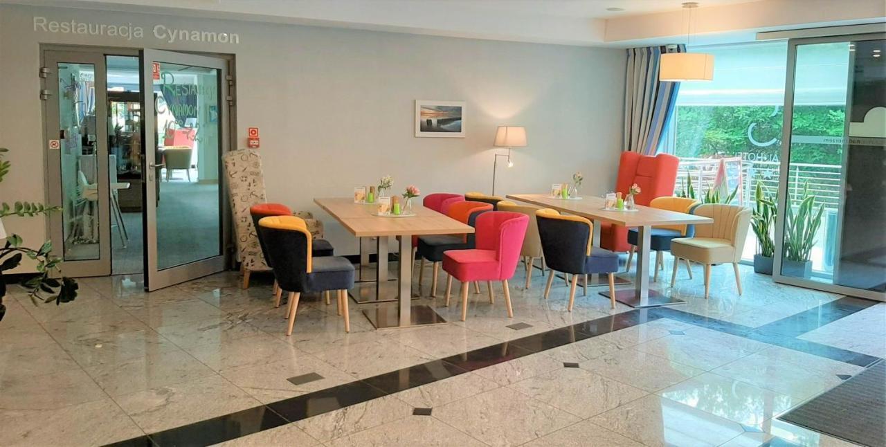 Hotel Skal Medi Spa & Resort 尤斯托尼莫斯基 外观 照片