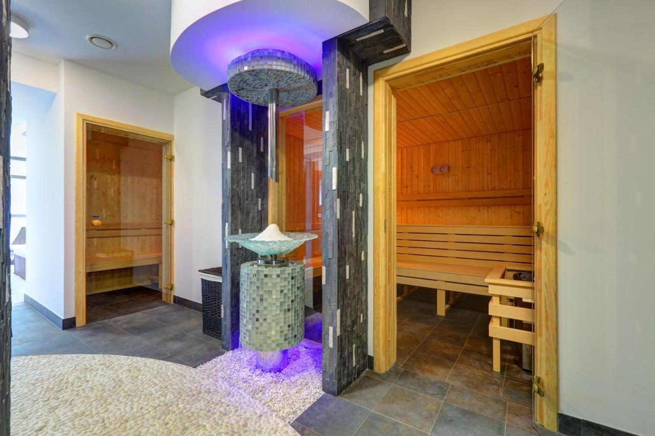 Hotel Skal Medi Spa & Resort 尤斯托尼莫斯基 外观 照片