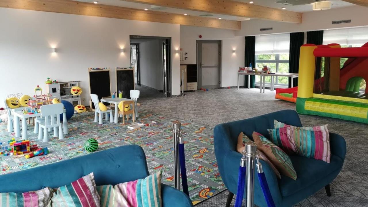 Hotel Skal Medi Spa & Resort 尤斯托尼莫斯基 外观 照片