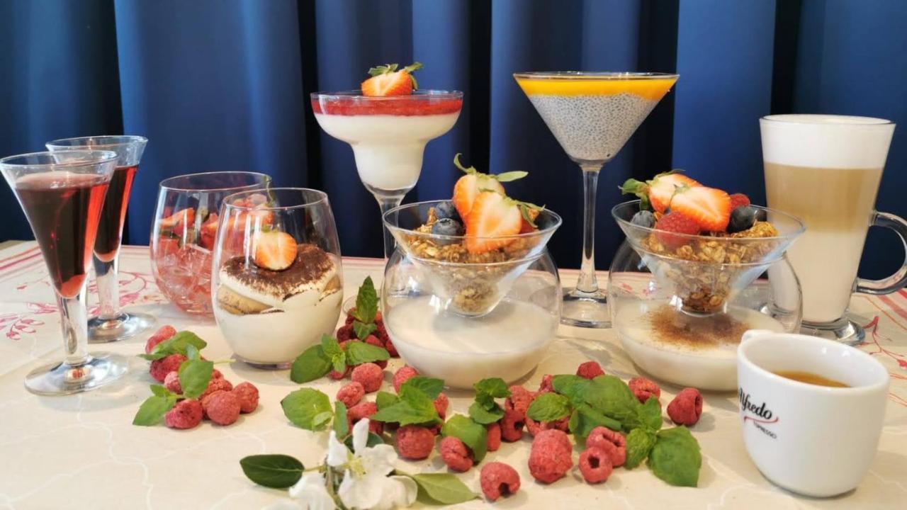 Hotel Skal Medi Spa & Resort 尤斯托尼莫斯基 外观 照片
