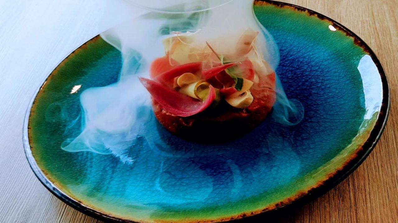 Hotel Skal Medi Spa & Resort 尤斯托尼莫斯基 外观 照片